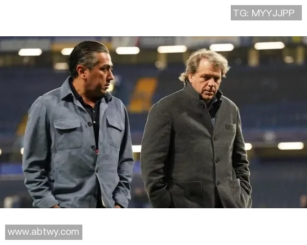 五大联赛教练与球员激烈冲突事件升级背后隐藏的权力与责任博弈